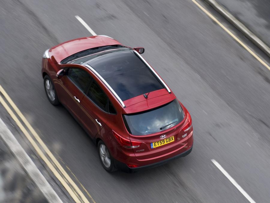  Hyundai ix35 2010 года  (UK) (фото 3 из 22)